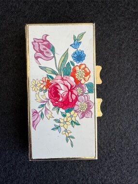 VTG  Mid Century 7 day weekly pill box 1960s/1970s Gold Tone Enamel Floral